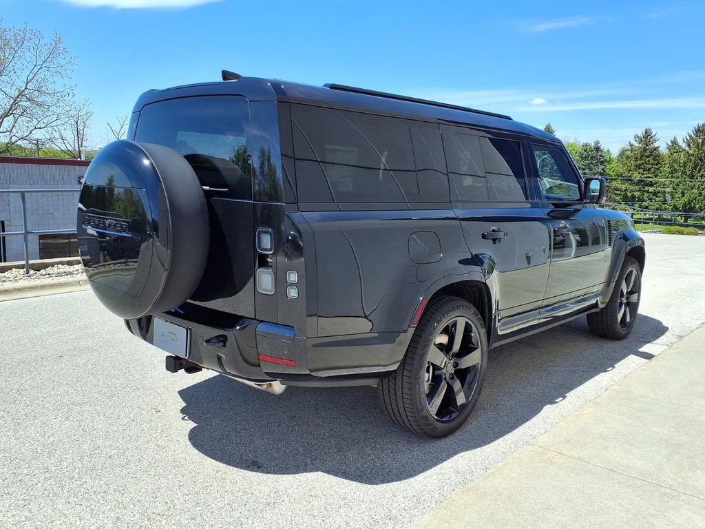 New 2026 Land Rover Defender 130 X-Dynamic SE AWD/4WD image 5
