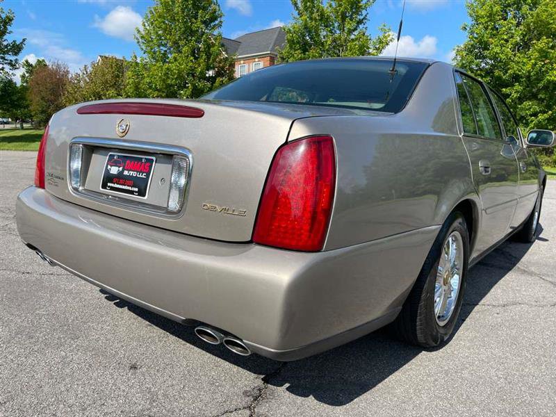 Used 2003 Cadillac De Ville w/ Comfort & Convenience Package FWD image 62