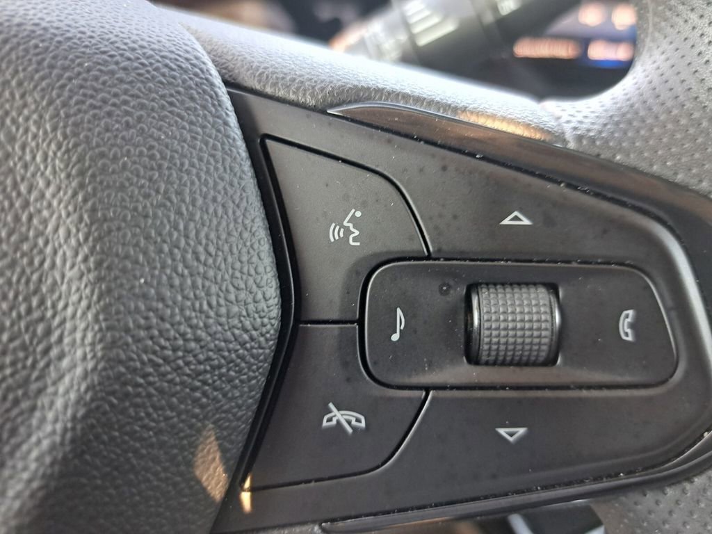 Used 2024 Chevrolet Trax LT image 13