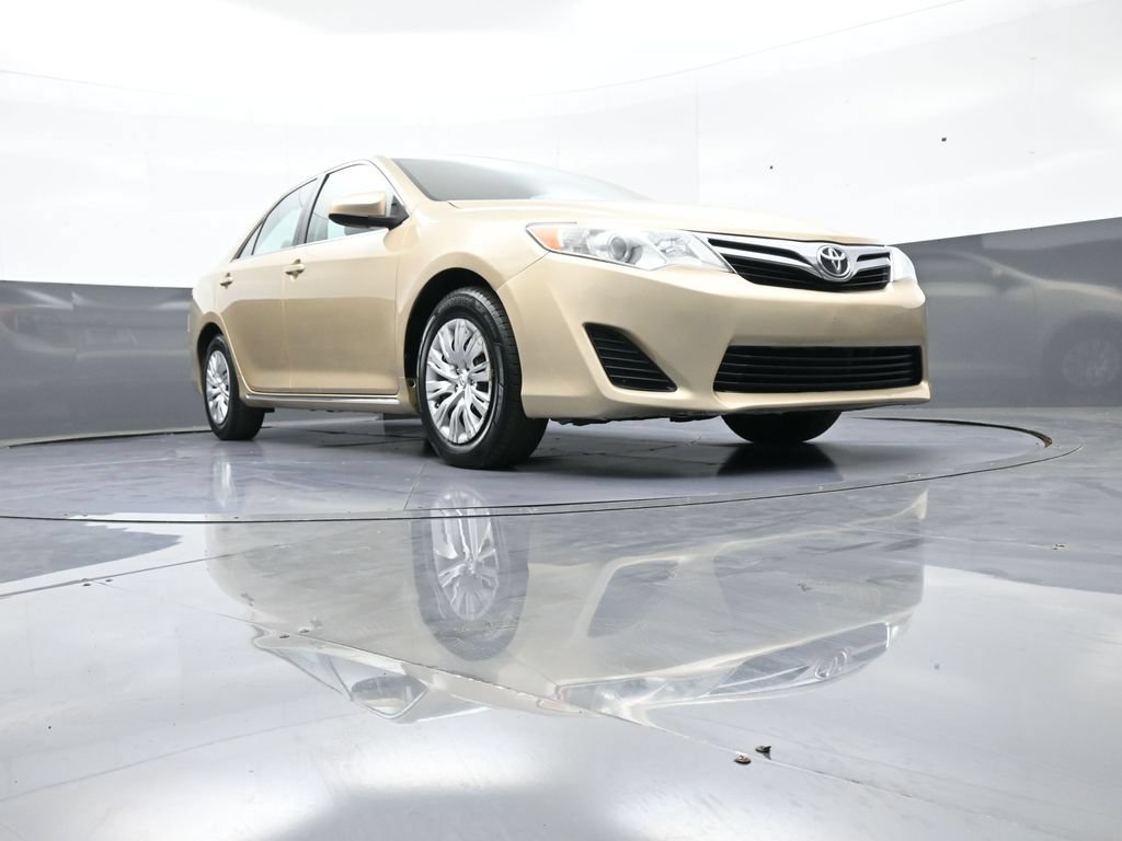 Used 2012 Toyota Camry LE FWD image 26