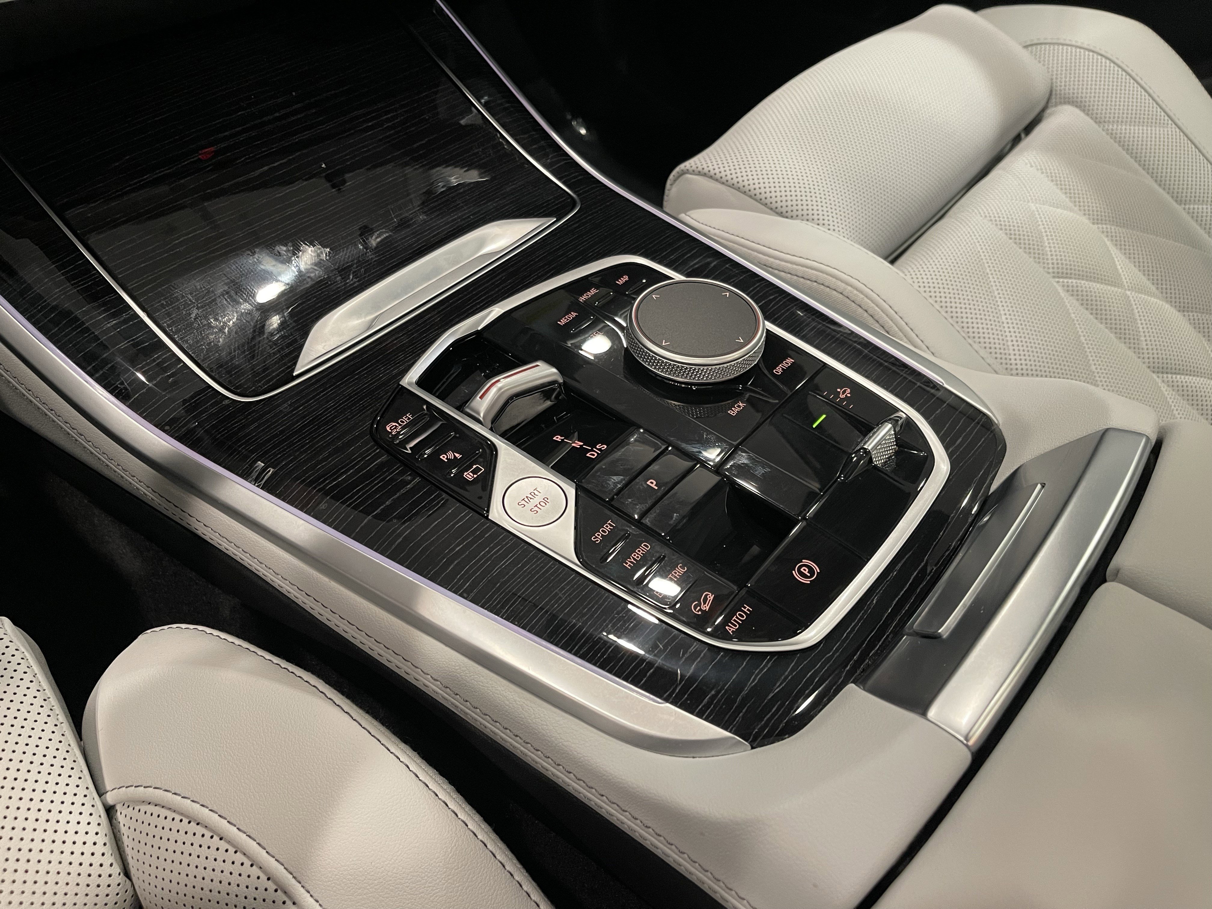 Used 2026 BMW X5 xDrive50e w/ M Sport Package image 18