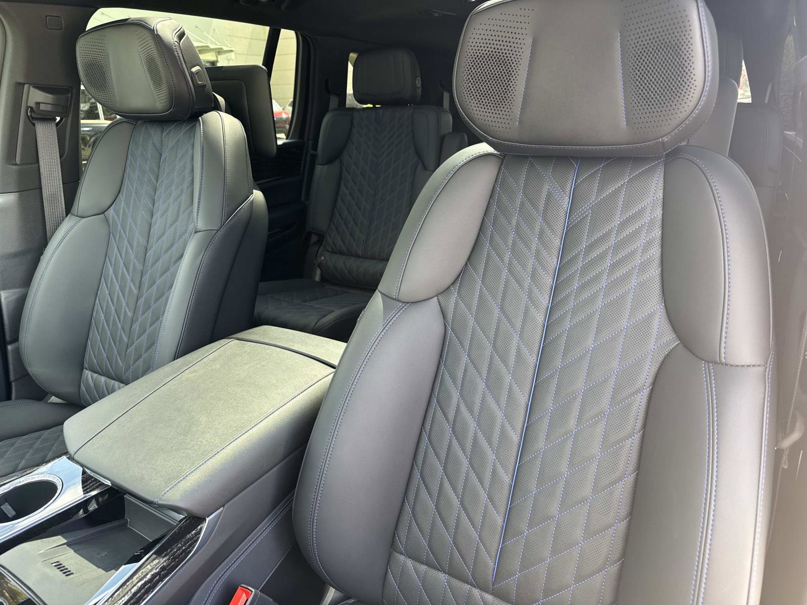 Certified 2025 Cadillac Escalade IQ Sport 1 w/ LPO, Premium Carpet Package image 21