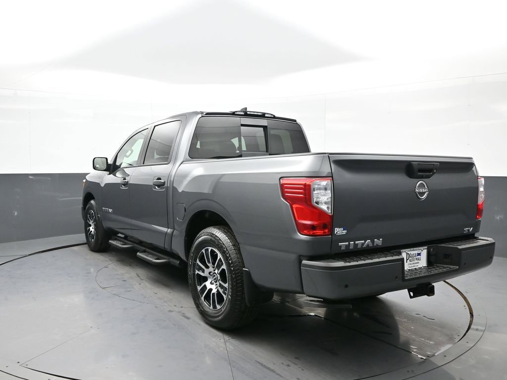 Used 2024 Nissan Titan SV w/ SV Convenience Package image 8
