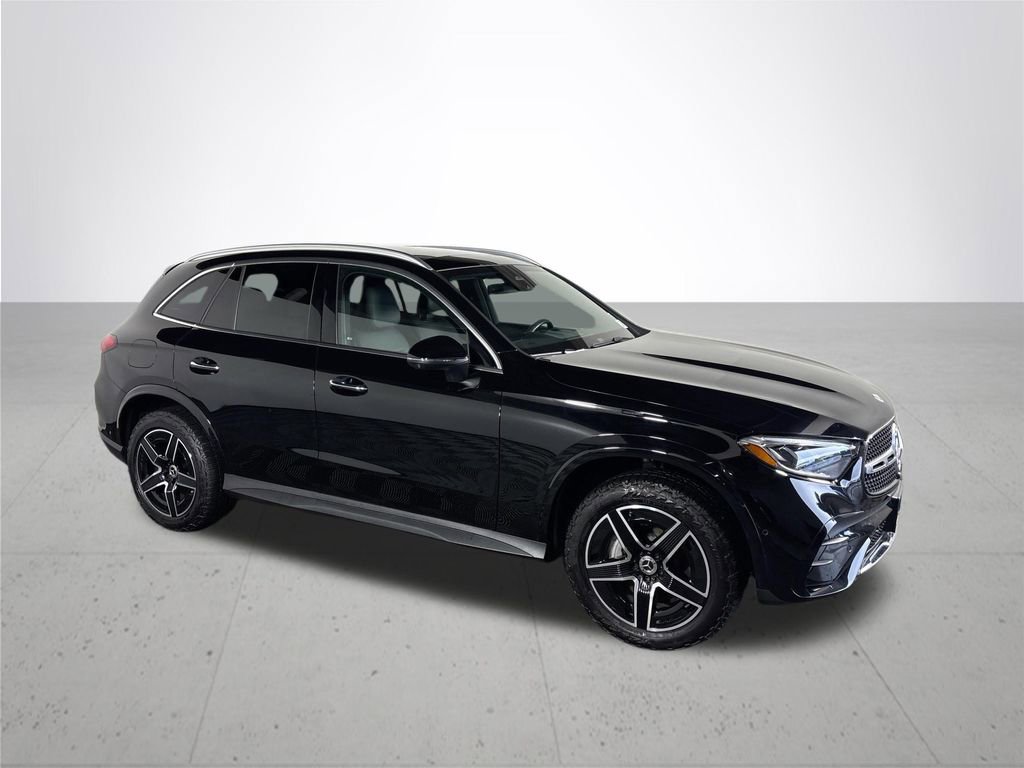 Used 2023 Mercedes-Benz GLC 300 4MATIC image 4