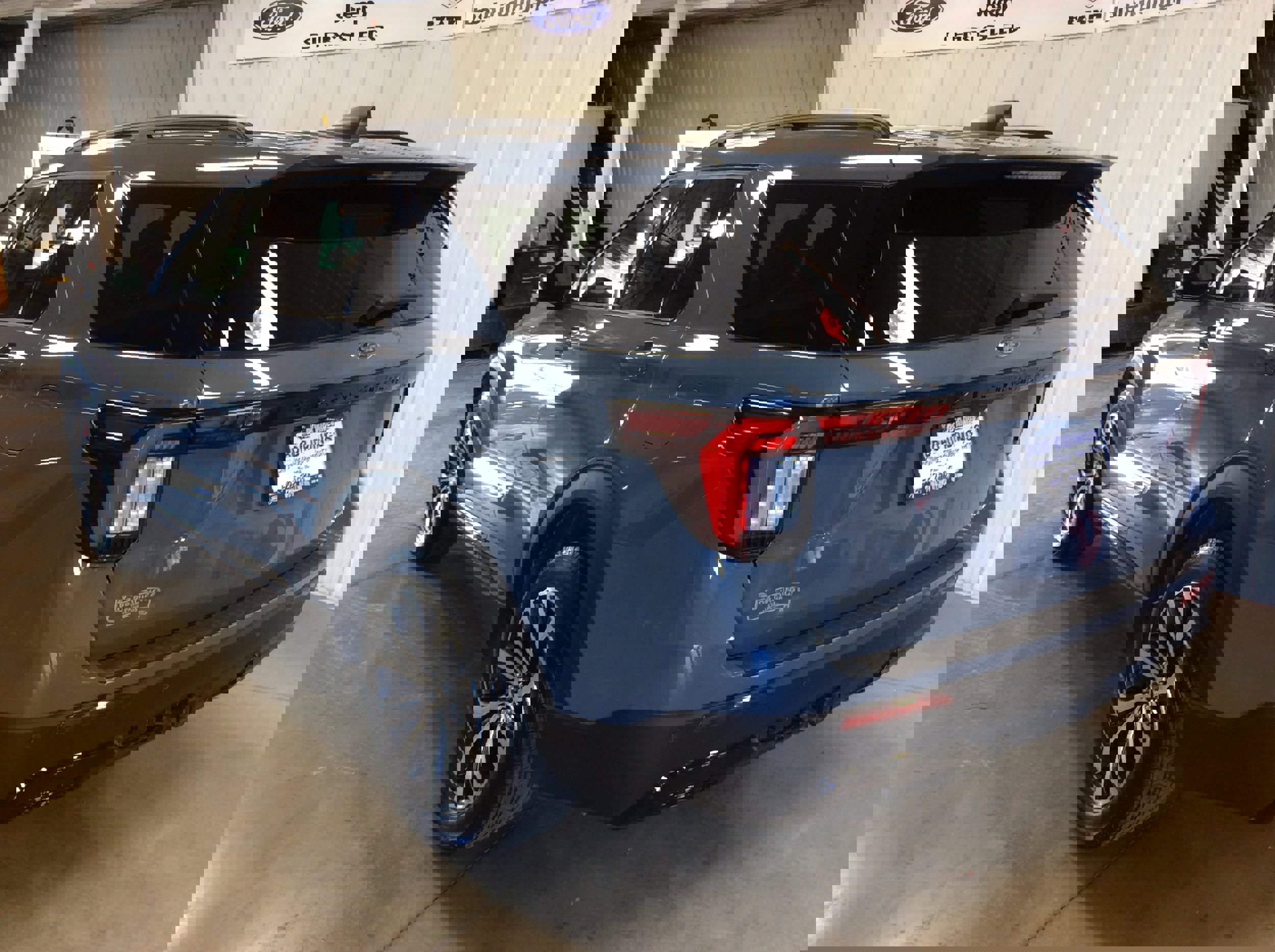 Used 2025 Ford Explorer ST-Line image 3