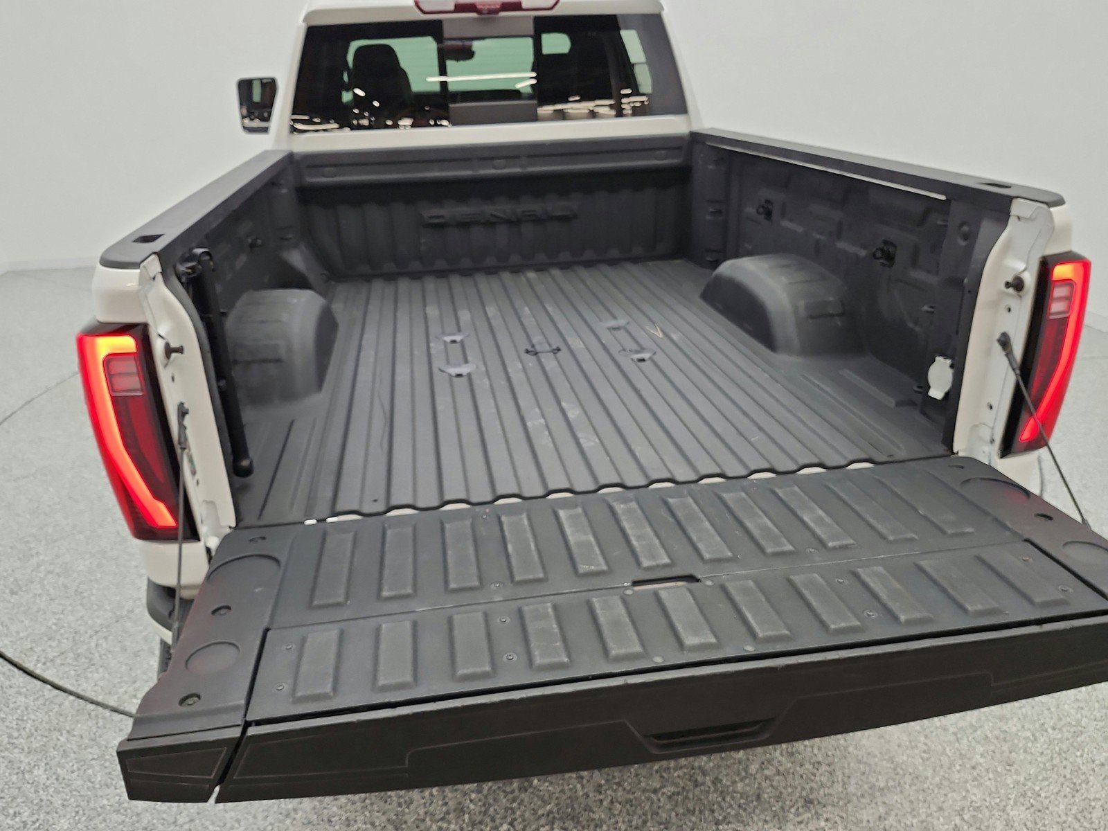 Used 2024 GMC Sierra 2500 Denali Ultimate w/ Max Trailering Package image 23