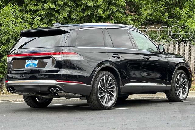Used 2025 Lincoln Aviator Reserve w/ Equipment Group 201A image 3