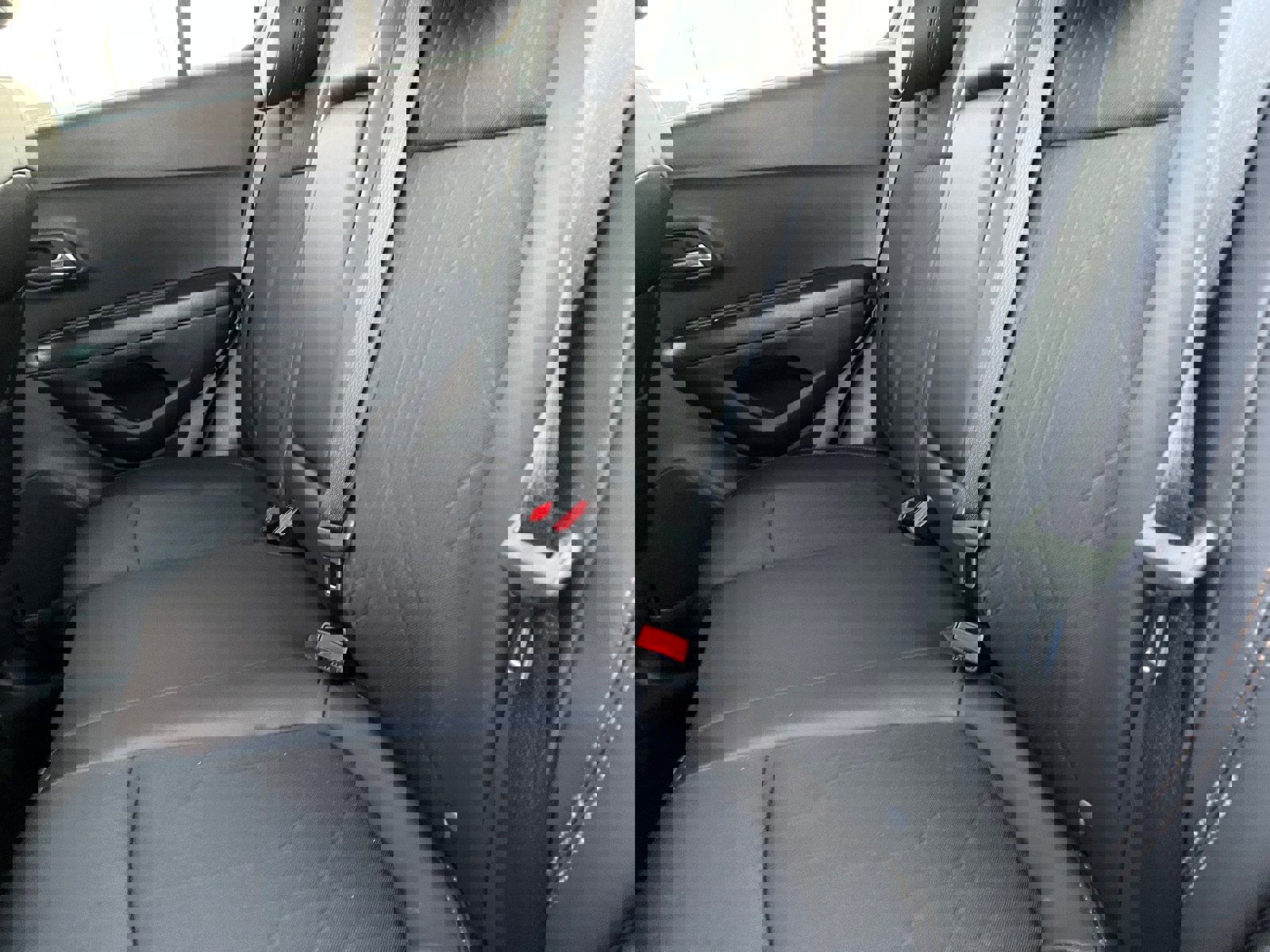 Used 2022 Chevrolet Trax LT w/ Sport Edition image 17