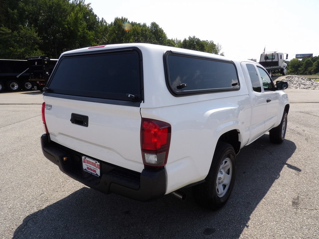 Used 2023 Toyota Tacoma SR RWD image 7