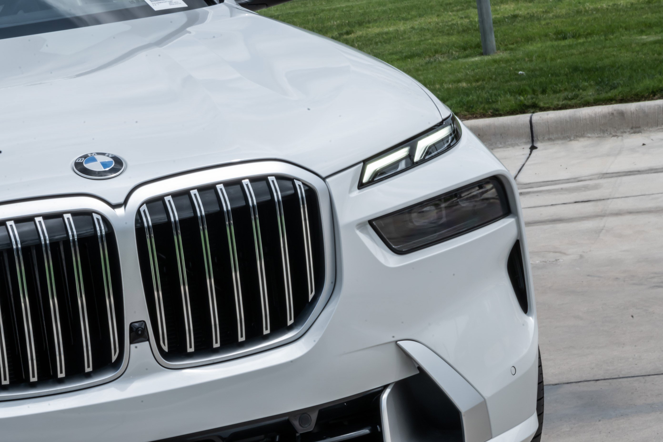 Certified 2025 BMW X7 xDrive40i w/ Executive Package image 10