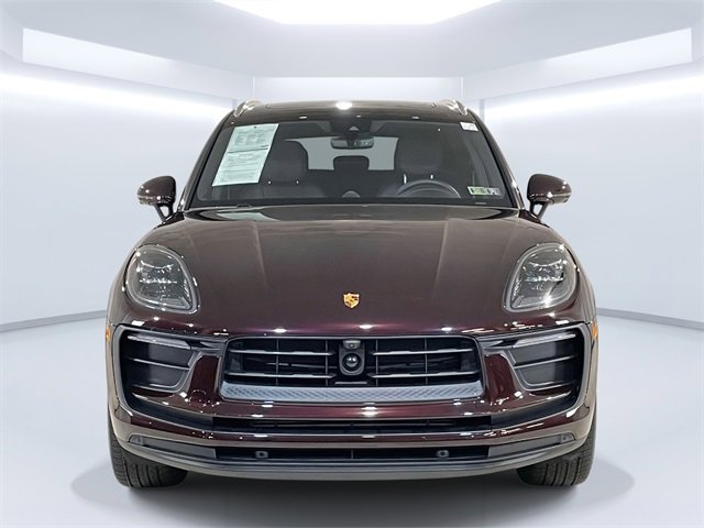 Certified 2025 Porsche Macan image 2
