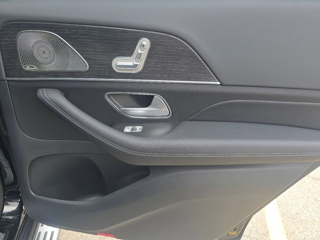 New 2026 Mercedes-Benz GLS 450 4MATIC image 23