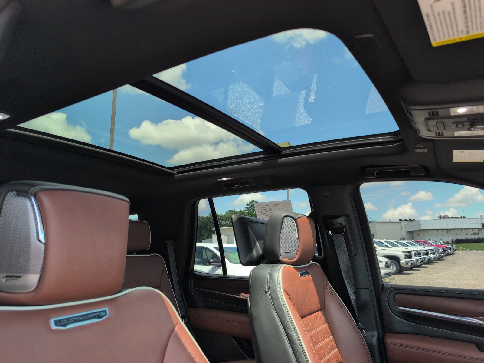 Used 2023 GMC Yukon Denali Ultimate AWD/4WD image 19