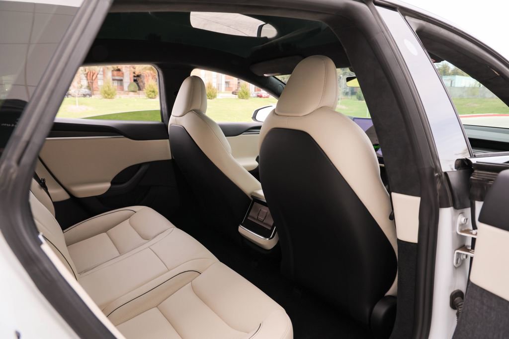 Used 2022 Tesla Model S Plaid image 23