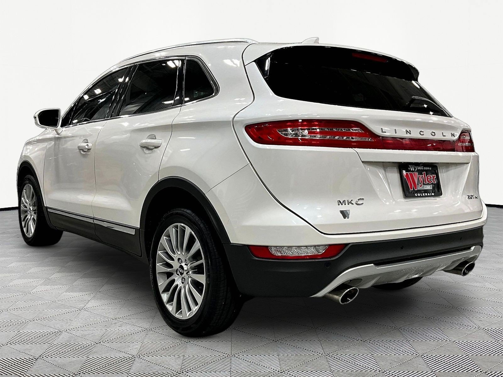 Used 2017 Lincoln MKC Reserve w/ Technology Package AWD/4WD image 4