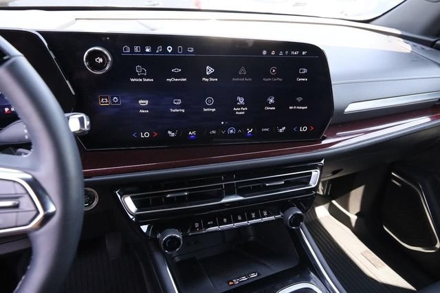 Used 2025 Chevrolet Traverse Z71 w/ Enhanced Driving Package AWD/4WD image 17