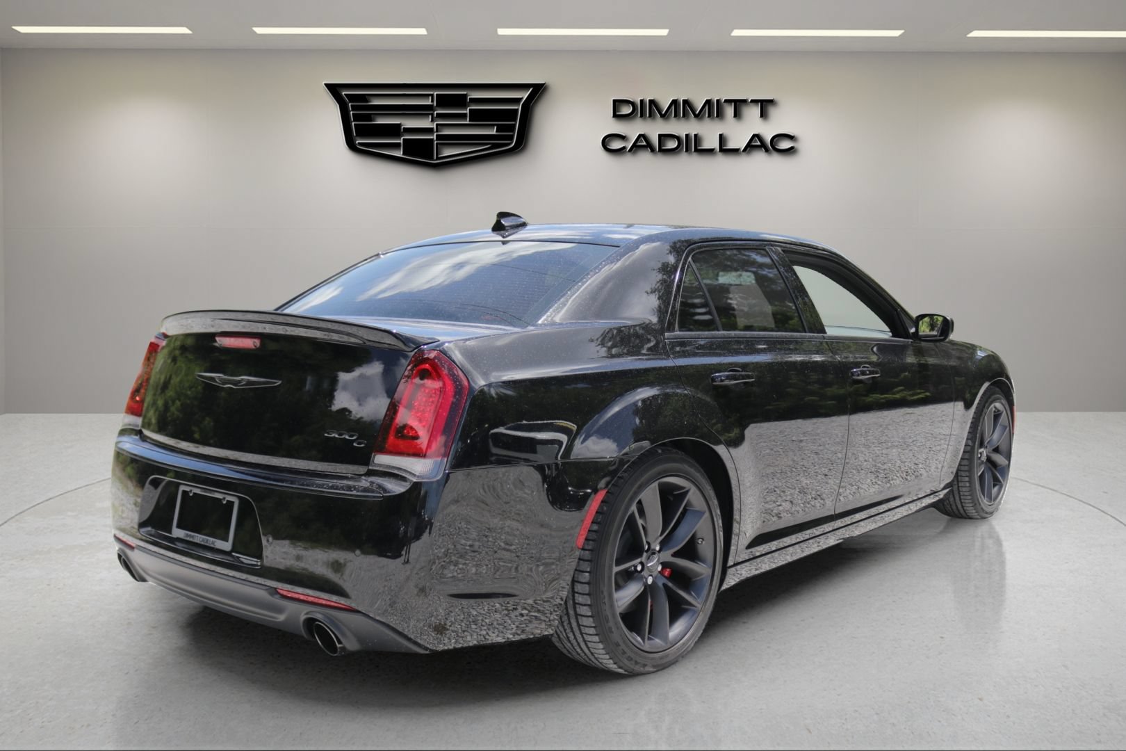 Used 2023 Chrysler 300 C RWD image 5
