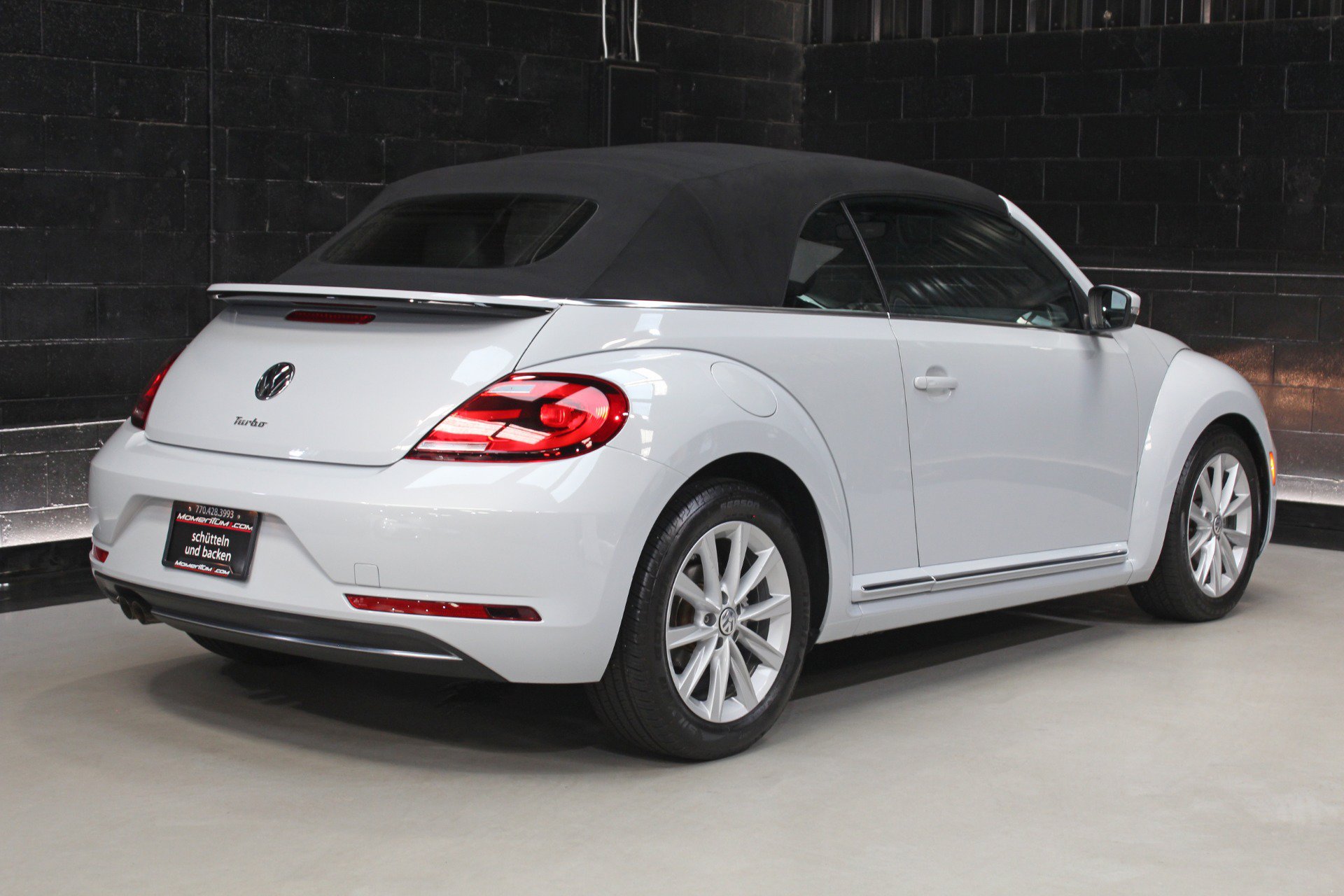 Used 2018 Volkswagen Beetle 2.0T SE FWD image 64