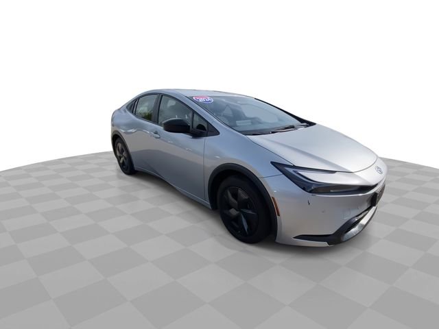 Used 2024 Toyota Prius LE FWD image 4