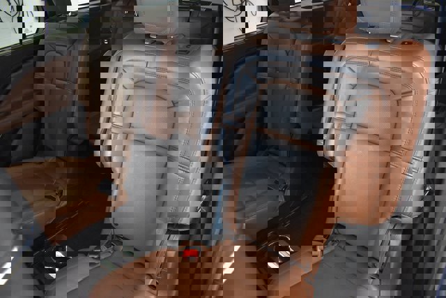 Used 2021 Lincoln Aviator Reserve w/ Equipment Group 201A image 7