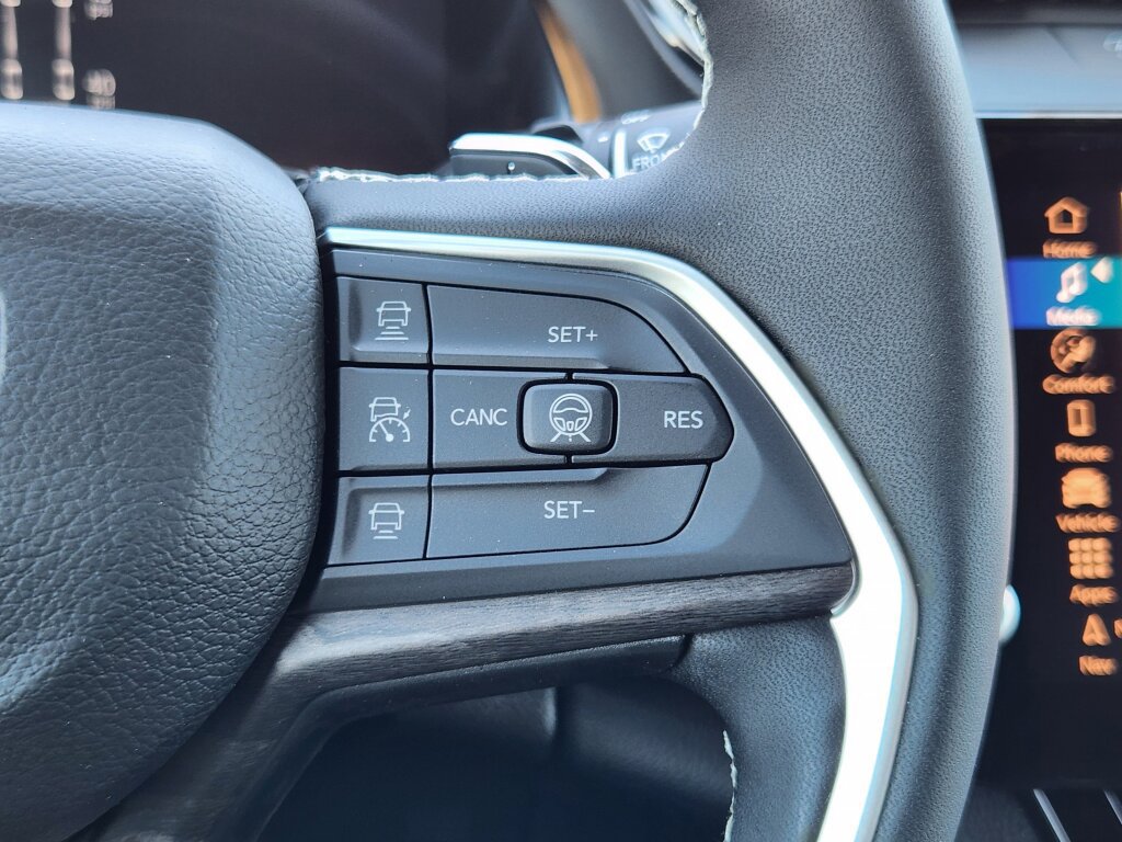 New 2026 Jeep Grand Cherokee L Altitude AWD/4WD image 20