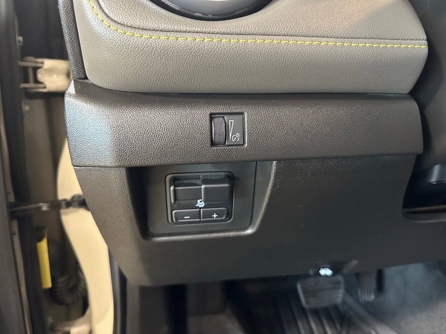 Used 2023 Chevrolet Colorado ZR2 w/ ZR2 Convenience Package III AWD/4WD image 22