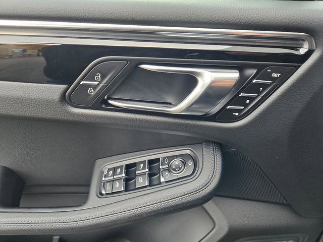 Used 2026 Porsche Macan image 20