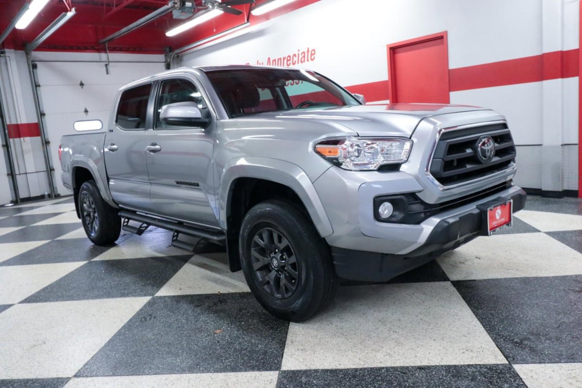 Used 2021 Toyota Tacoma SR5 image 2