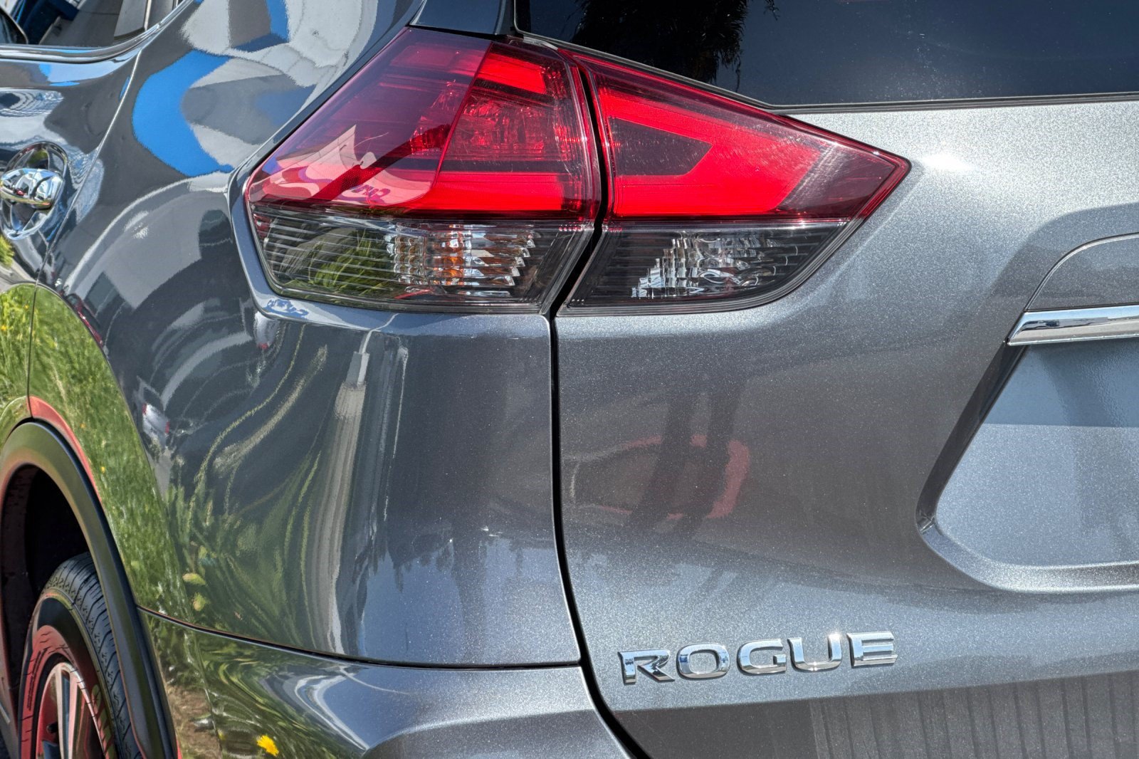 Used 2017 Nissan Rogue SL w/ SL Premium Package AWD/4WD image 30