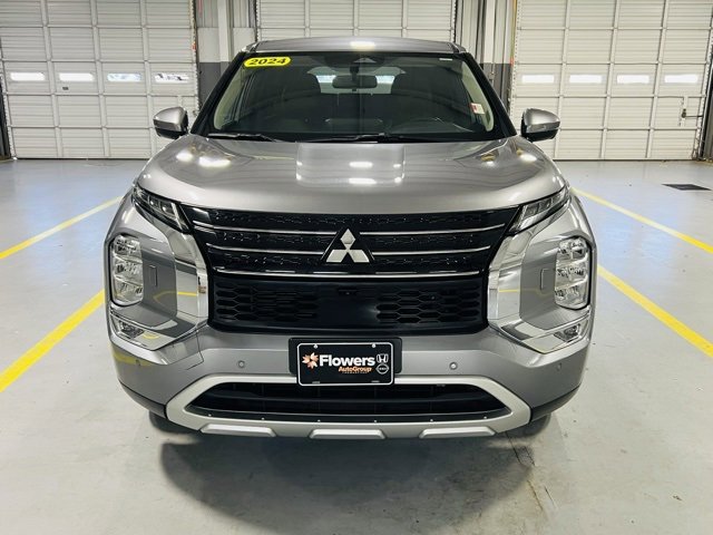 Used 2024 Mitsubishi Outlander SE image 13