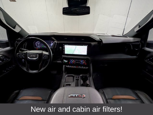Used 2025 GMC Sierra 2500 AT4 AWD/4WD image 3