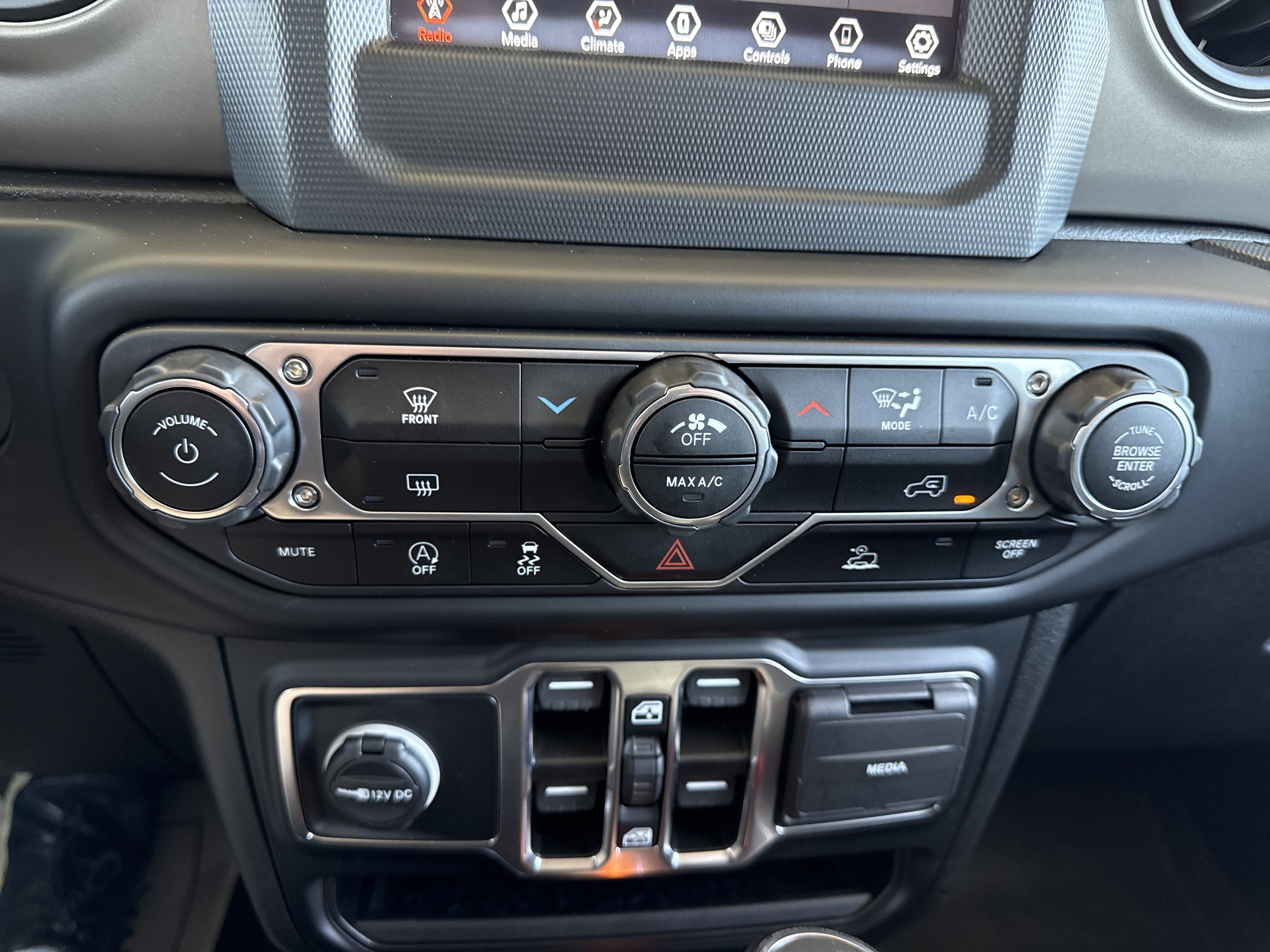 Used 2022 Jeep Wrangler Unlimited Sport image 23