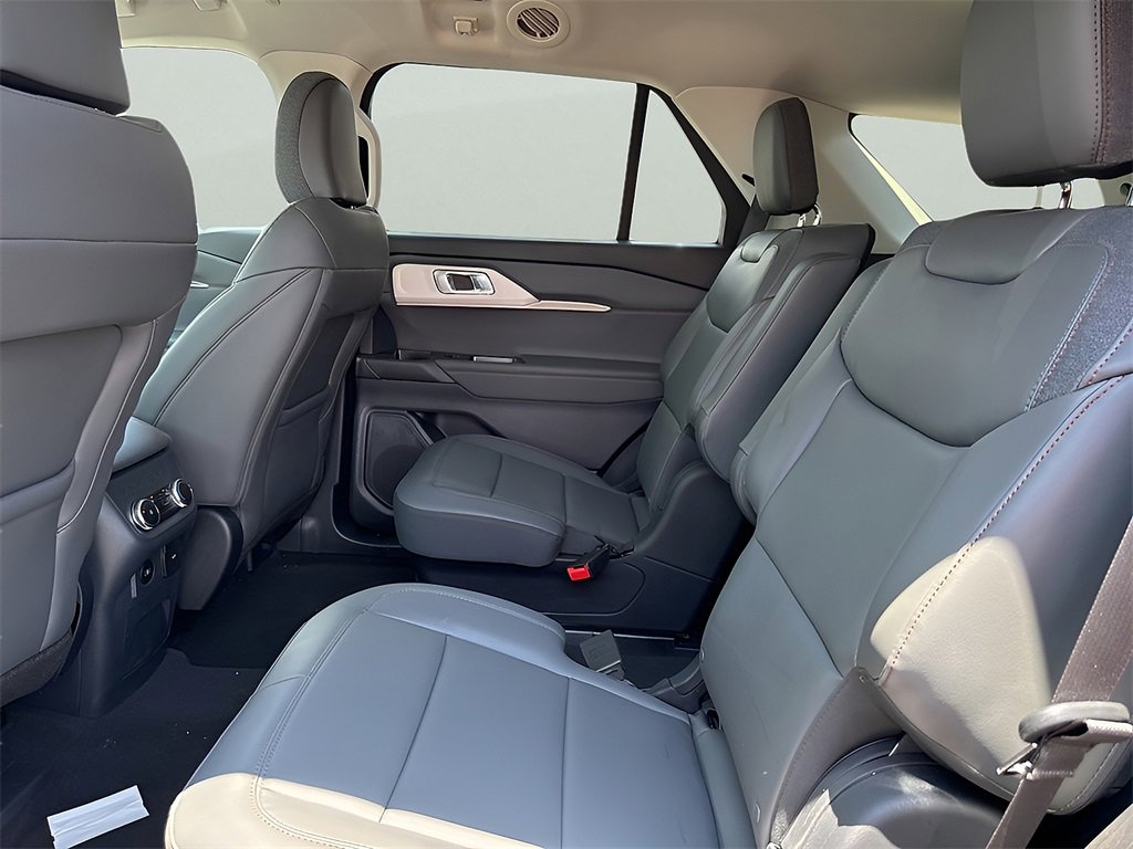 New 2025 Ford Explorer Active w/ Active Comfort Package image 13