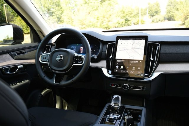 New 2026 Volvo XC90 B6 Plus w/ Protection Package Premier AWD/4WD image 19