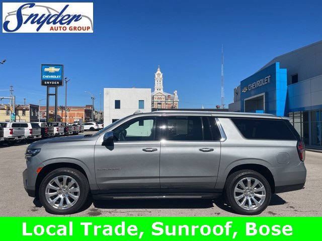 Used 2023 Chevrolet Suburban Premier w/ Premium Package 2
