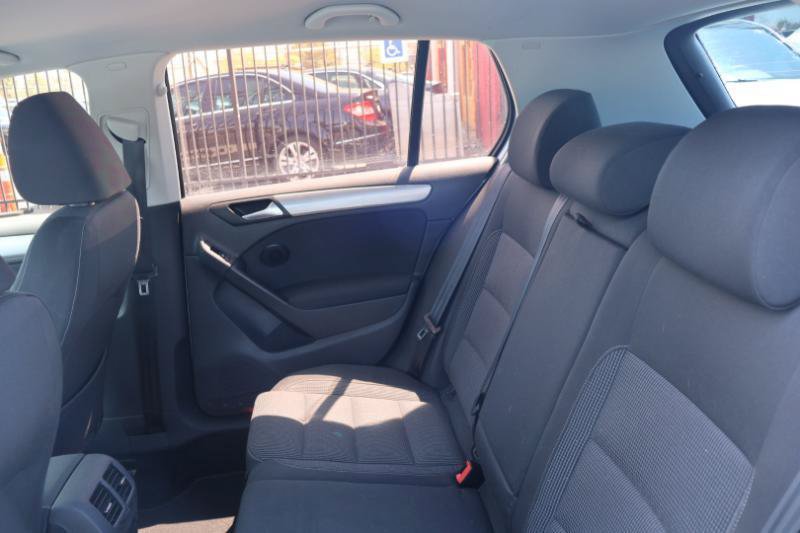 Used 2011 Volkswagen Golf TDI FWD image 27