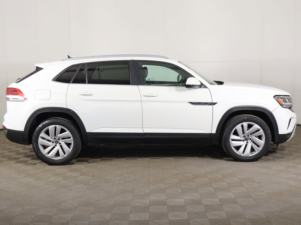 Used 2022 Volkswagen Atlas Cross Sport SE FWD image 18