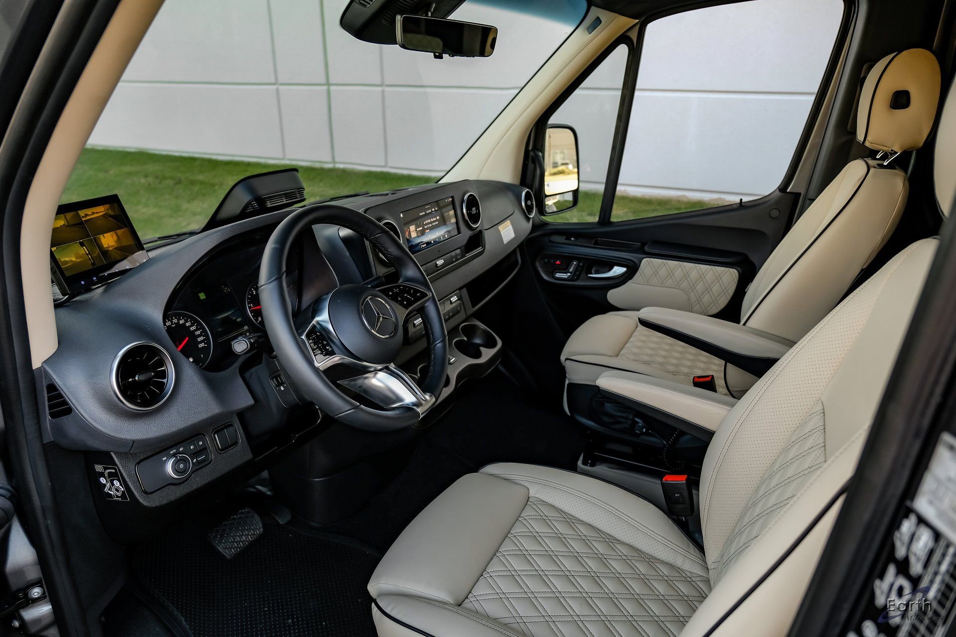 Used 2025 Mercedes-Benz Sprinter 3500 image 37