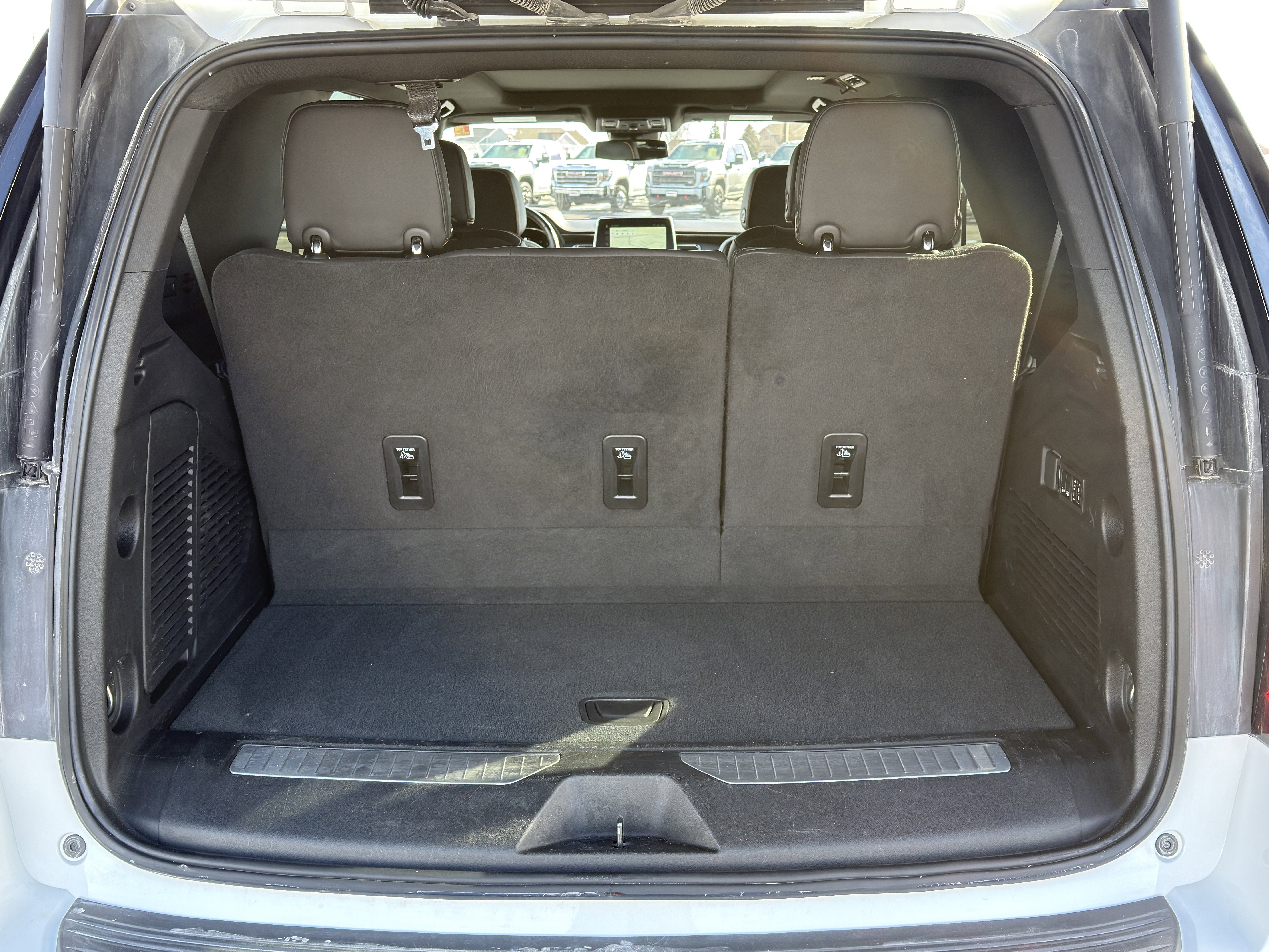 Used 2023 GMC Yukon AT4 w/ AT4 Premium Package image 16