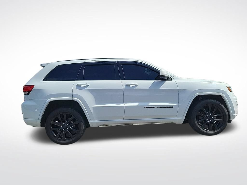 Used 2020 Jeep Grand Cherokee Altitude AWD/4WD image 4