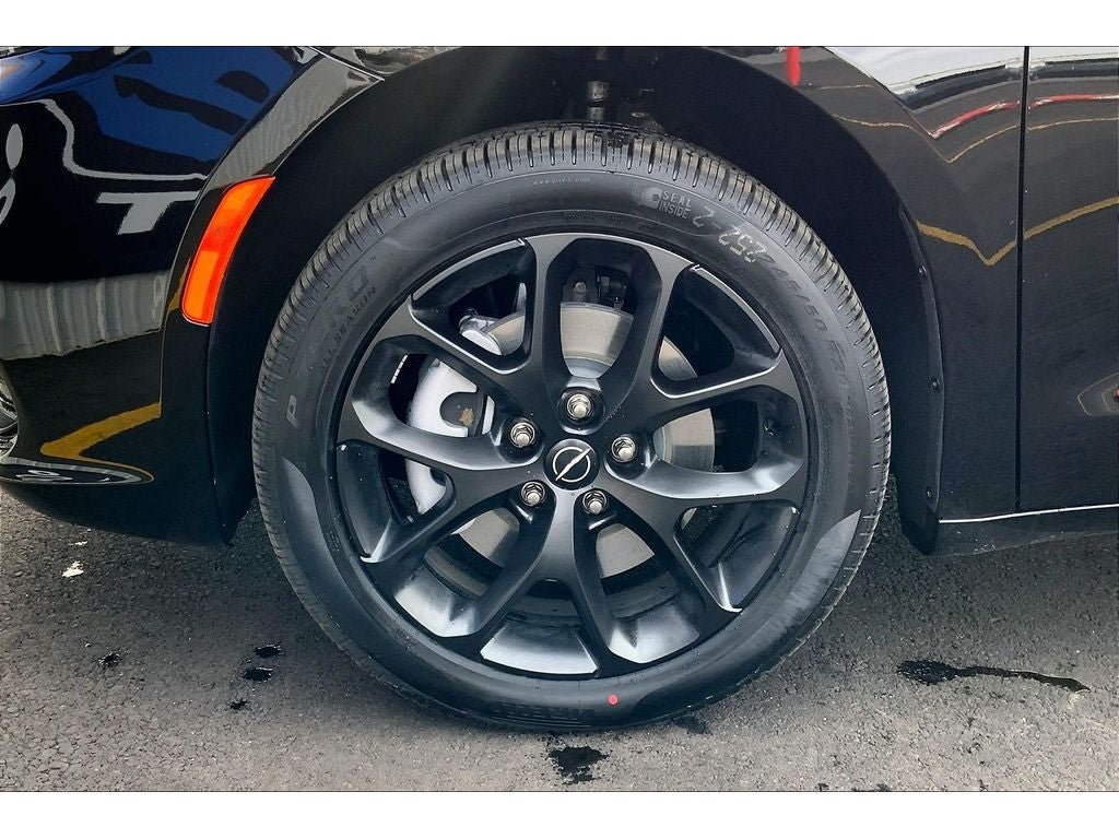 New 2026 Chrysler Pacifica Select w/ S Appearance Package AWD/4WD image 12