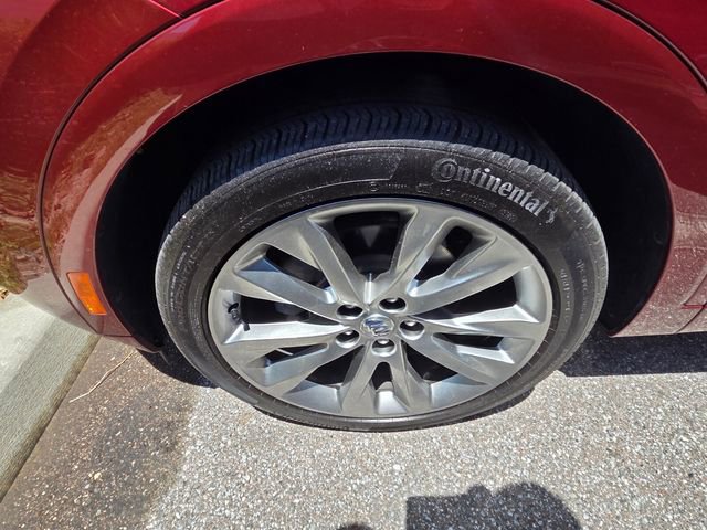 Used 2023 Buick Envision Avenir image 3