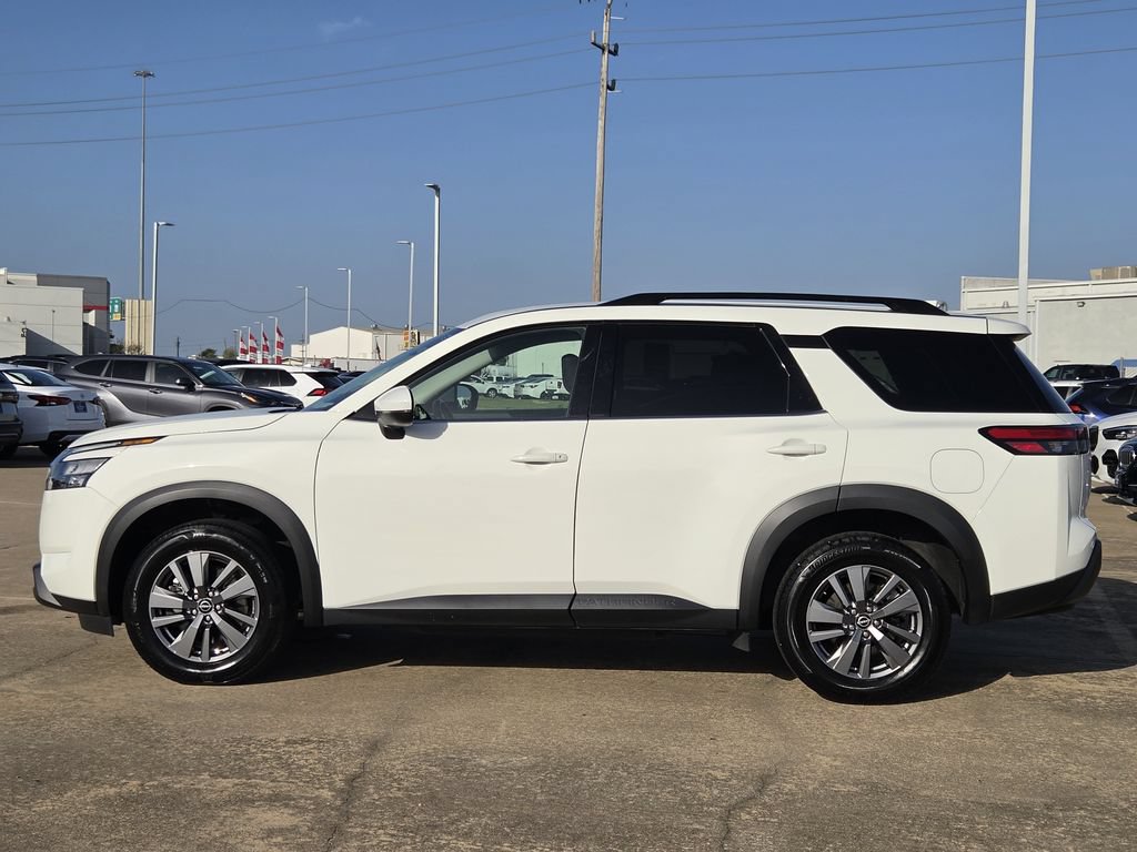 Used 2025 Nissan Pathfinder SV FWD image 6