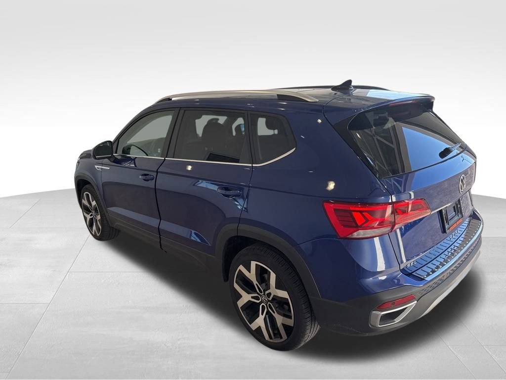 Used 2023 Volkswagen Taos SEL image 3