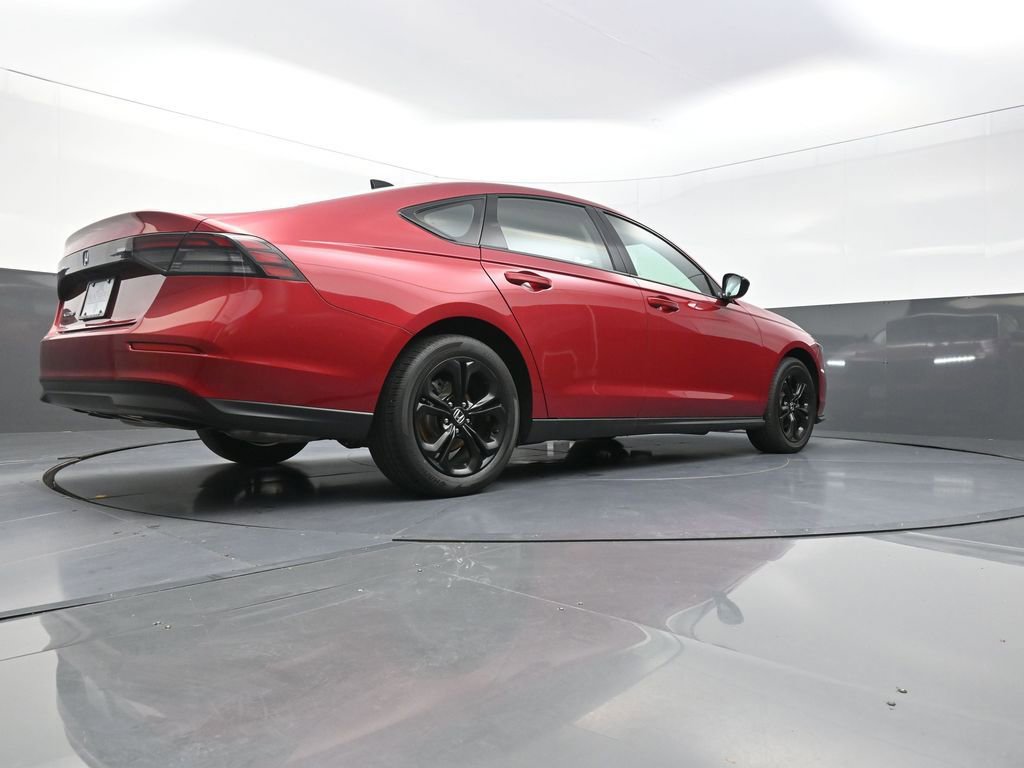 Used 2025 Honda Accord SE image 27