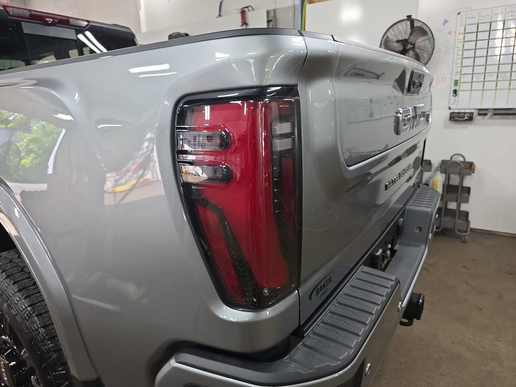 New 2026 GMC Sierra 3500 AT4 w/ AT4 Premium Plus Package AWD/4WD image 32