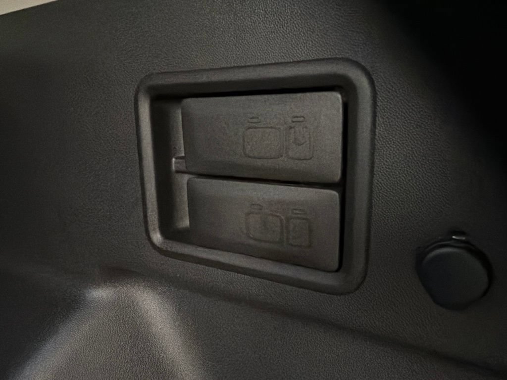 Used 2022 GMC Terrain Denali w/ LPO, Floor Liner Package AWD/4WD image 37