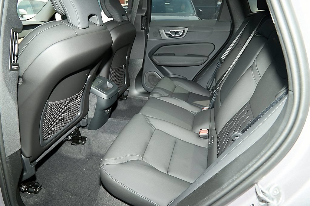 New 2026 Volvo XC60 B5 Plus w/ Climate Package AWD/4WD image 20