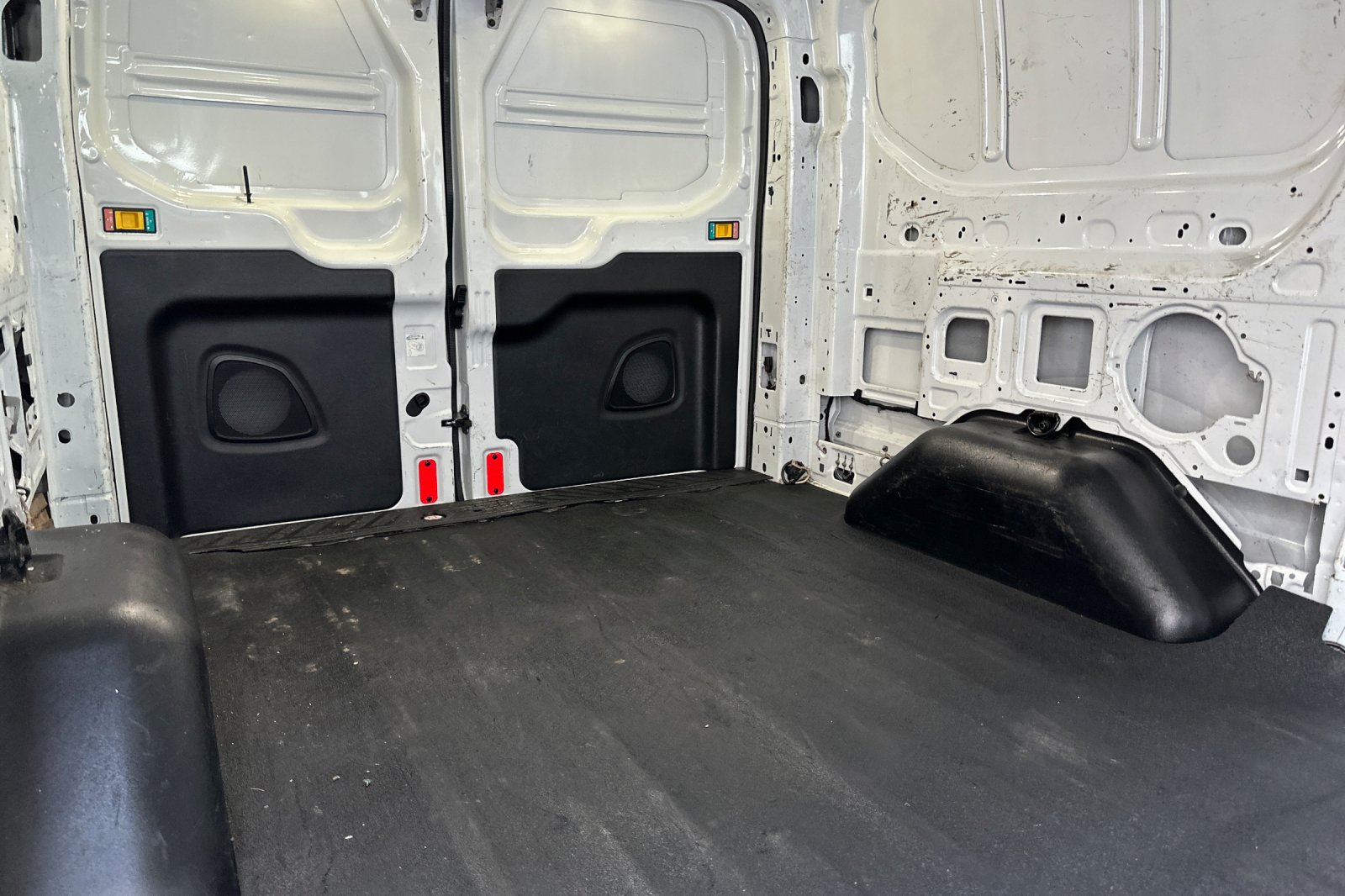 Used 2016 Ford Transit 150 130 Low Roof RWD image 15