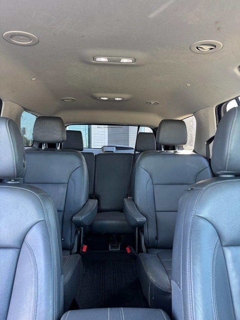 Used 2021 Chevrolet Traverse LT w/ LT Premium Package image 10